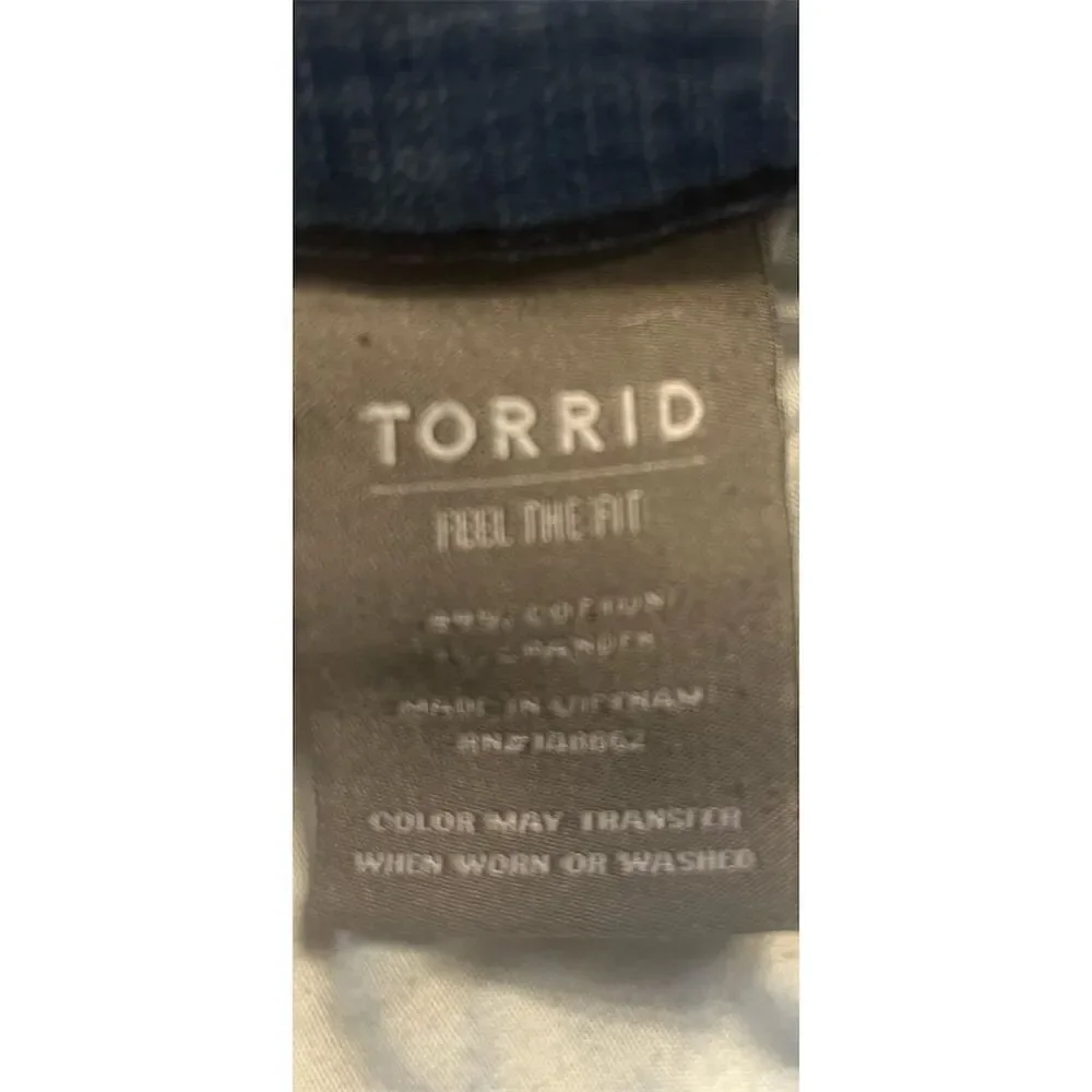 Torrid Boyfriend Straight Distressed  High Rise Stretch Plus Size Jeans‎ 22T - Picture 4 of 7